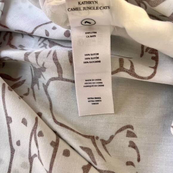 Rails Button Down Shirt Womens Size XS White Ivory Kathryn Camel Jungle Cats - Picture 8 of 10